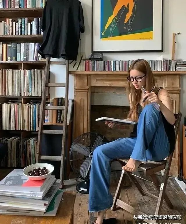 三万预算(拿来装b),是买lv的包包还是vca的手链?