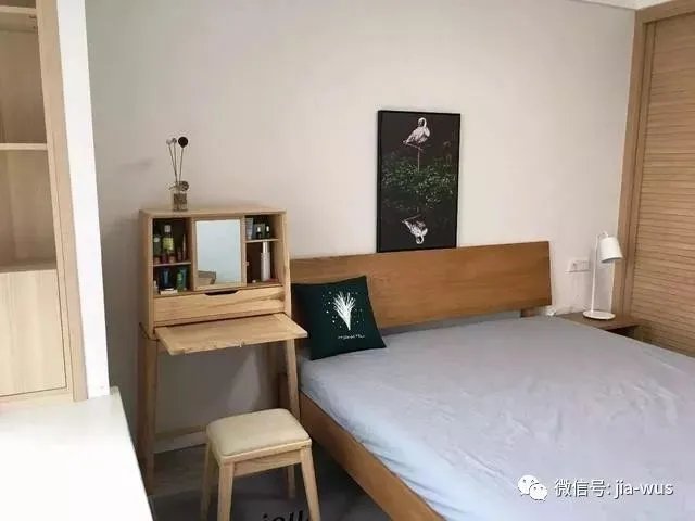 卧室梳妆台应该怎么放?这几点告诉你