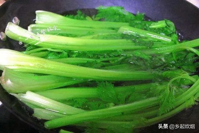 芹菜猪肉馅水饺的做法步骤图,怎么做好吃?