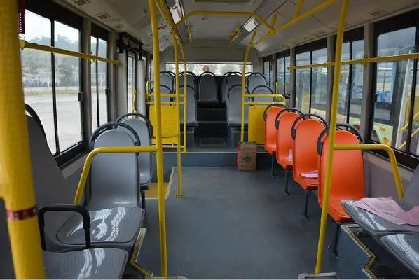 不让座就该被骂吗