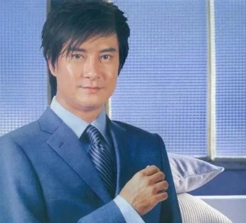 刘锡明老婆为圈外人 被曝曾与周慧敏是情侣