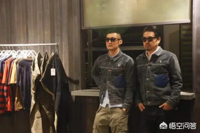 工装裤怎么搭配上衣？