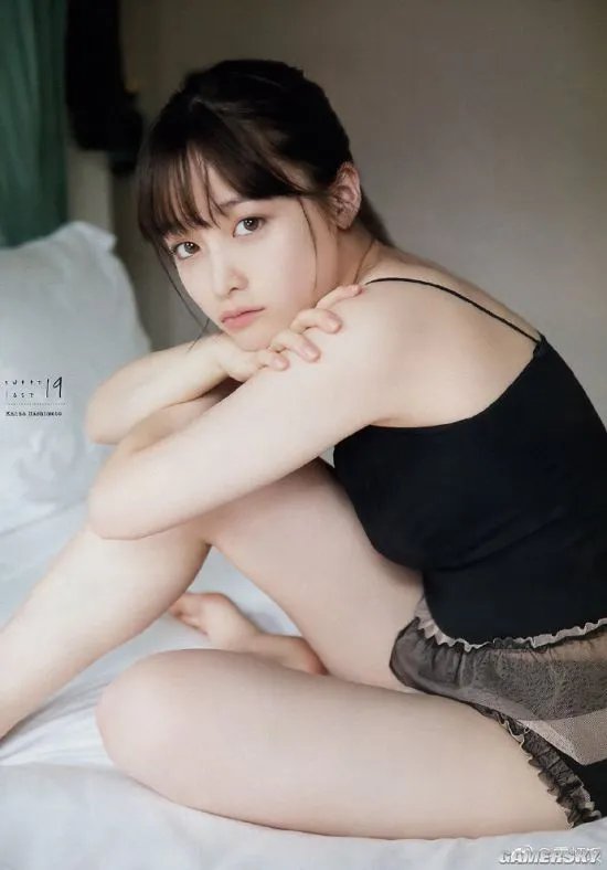 桥本环奈写真再出新美照 床上私房照小露性感