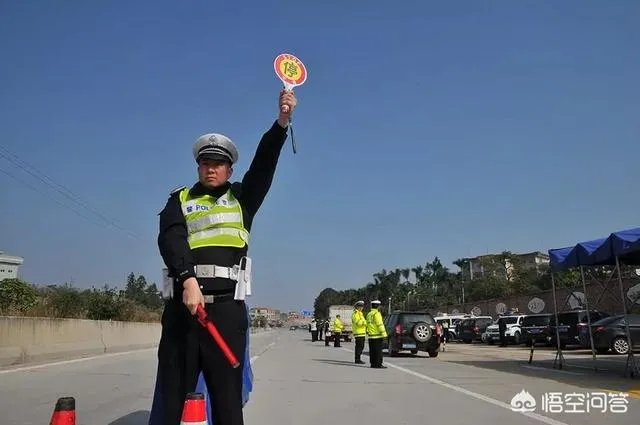 聊城高速交警治理违章出奇招,轻微交通违法朋友圈集赞可免处罚, 你怎么看?