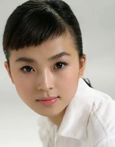 【图】姚星彤整容失败对比照差很大 人造“龙女郎”被爆改名