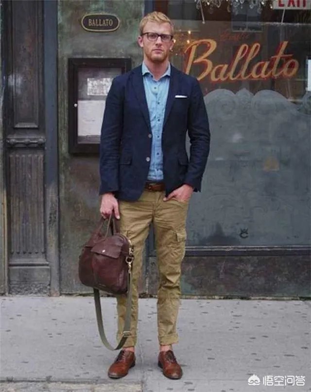 工装裤怎么搭配上衣？