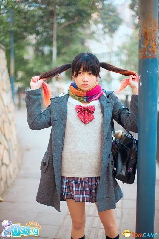 清纯MM美呆户外唯美写真 雪嫩大腿让人着迷