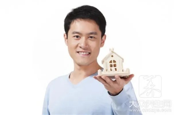 男生发际线高适合露额头吗