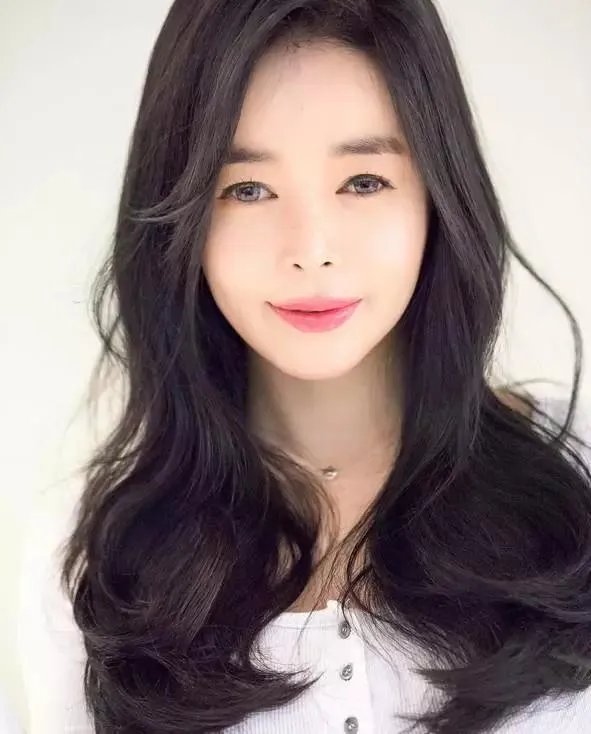 自来卷适合什么样的发型？