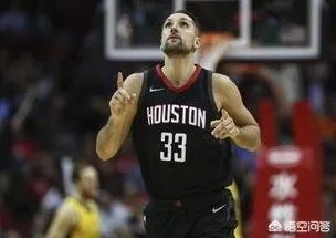 尼克斯想要交易考特尼李,火箭队能不能用安德森和选秀权交易得到他,有何依据?