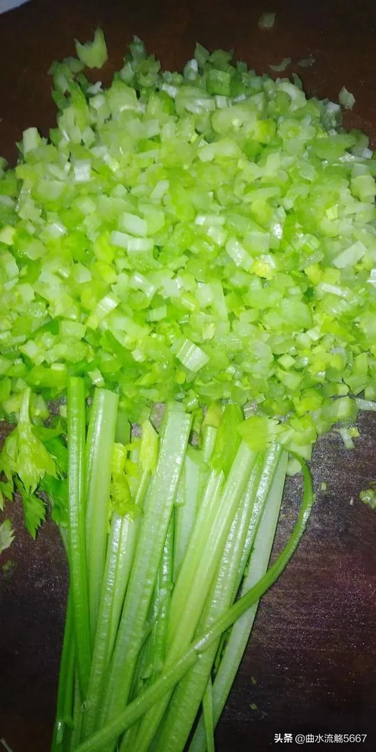 芹菜猪肉馅水饺的做法步骤图,怎么做好吃?