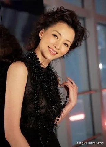 如何评价董卿的长相?