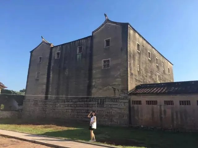 能介绍一下漳州赵家堡吗？