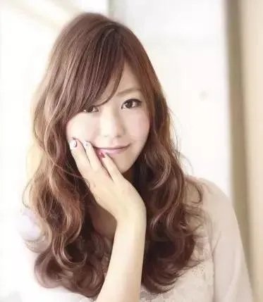 自来卷适合什么样的发型？