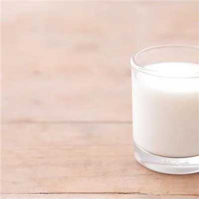 晚上睡前喝牛奶好不好