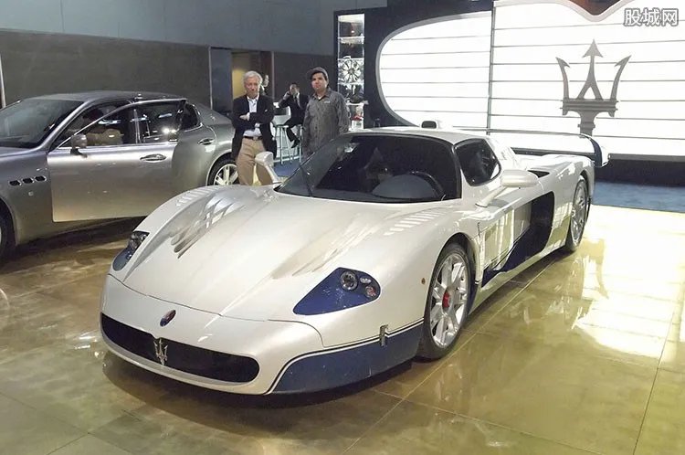 玛莎拉蒂mc12多少钱 不愧是史上最豪的车！