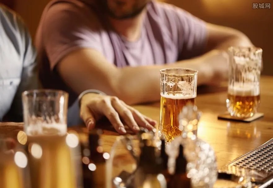 厨师聚餐醉酒身亡 万事还是小心为妙