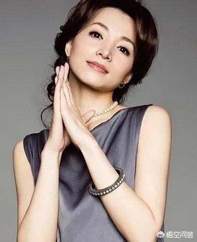 如何评价董卿的长相?