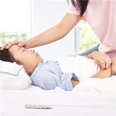 感冒发烧吃什么好的快