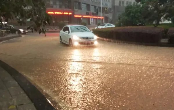 河南为何会突然成为全国强降雨中心？都有哪些原因呢？