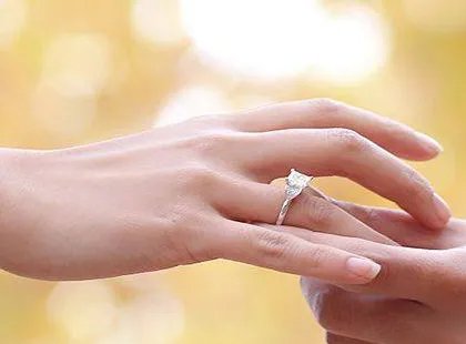 什么牌子的钻戒好