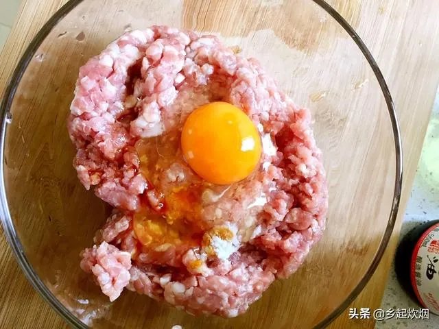 芹菜猪肉馅水饺的做法步骤图,怎么做好吃?