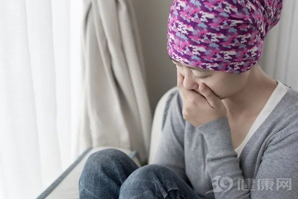 癌症总是悄无声息？癌症来临前这4个症状很明显，不可忽视