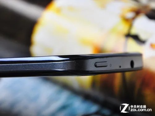 精湛拉丝质感 5英寸双通中兴N986评测
