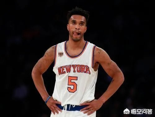 尼克斯想要交易考特尼李,火箭队能不能用安德森和选秀权交易得到他,有何依据?