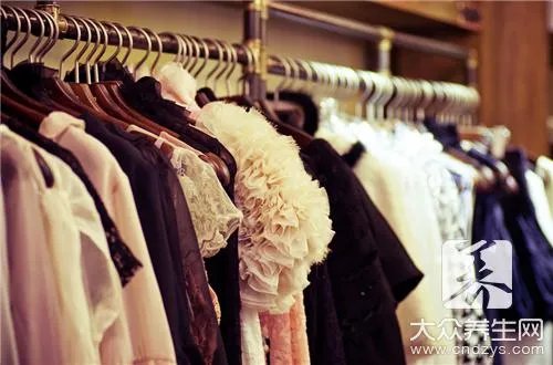 ​蓝色适合什么肤色的人穿      