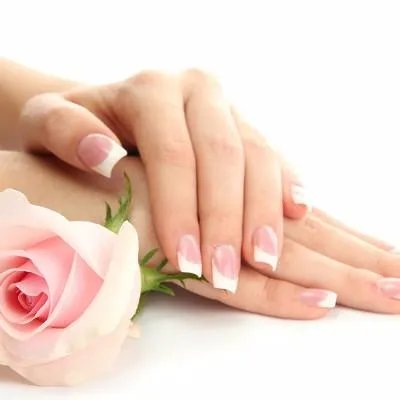 手指甲上有小坑是怎么了