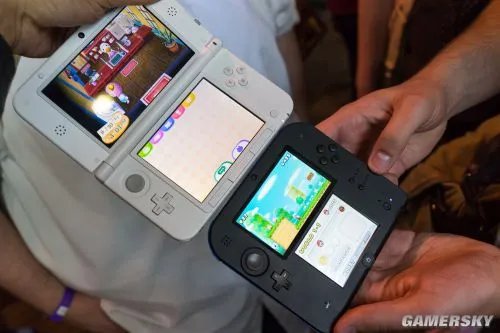 任天堂新掌机“2DS”上手评测:我真的很喜欢这个面包片!体积原来这么小?