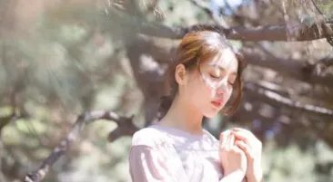 姜贞羽恋情疑似曝光，被拍到与其亲密的男子是谁？