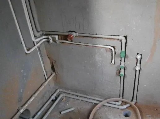 水管有水怎么接水管