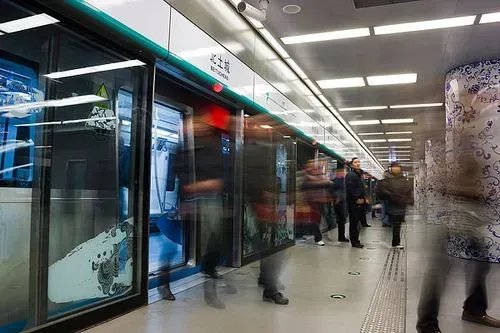 北京地铁官方致歉：系统升级，部分车站有短时拥堵！