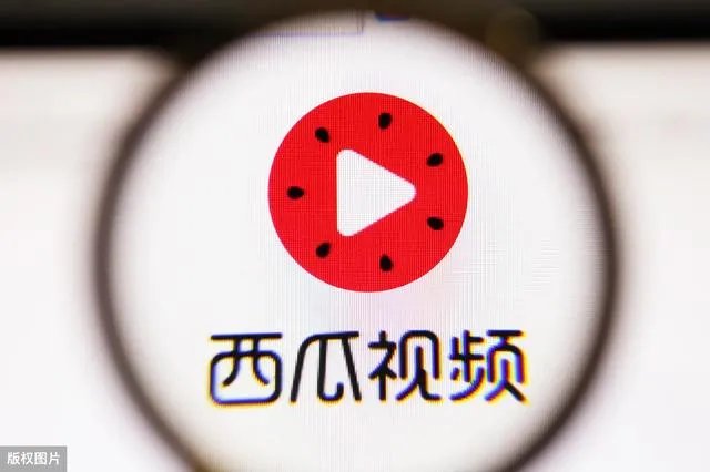 大家看看录的视频怎么有宽影布，怎么去掉？