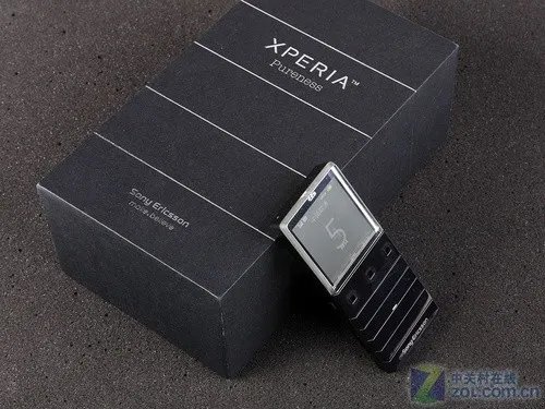 比透明键盘更加概念 索尼爱立信X5评测