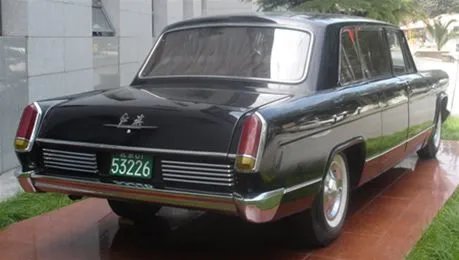 李嘉诚的车是什么品牌的?