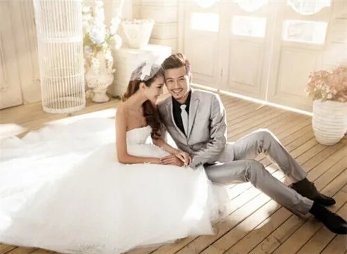 婚纱照姿势大全图片  婚纱照姿势这样摆才好看