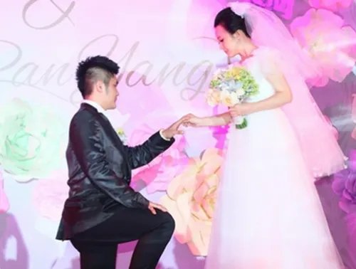 求婚和订婚哪个在前 订婚和求婚的定义和讲究