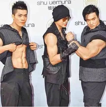 周杰伦保镖是谁呢 酷劲十足的的‘守护神’