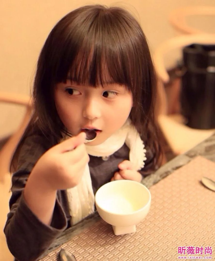 刘楚恬家庭背景惊人：小芈月刘楚恬父母照片（图）