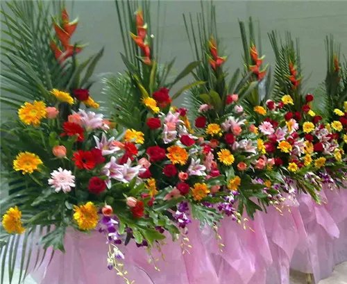 开业花篮多少钱一对 送开业花篮的三个讲究