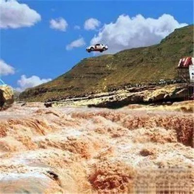 柯受良飞越黄河视频怎么回事 为什么飞越黄河？开的什么车
