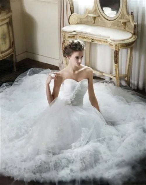 世界上最美的婚纱有哪些 盘点这些最美的婚纱