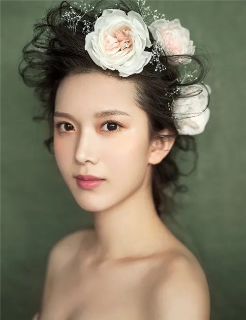 学习新娘盘头多少钱    新娘盘头造型有哪些