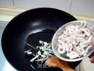 韭菜炒鱿鱼