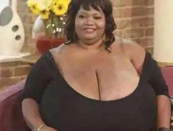 世界上最大的胸 罩杯为102ZZZ，重77斤，堪比两个大西瓜