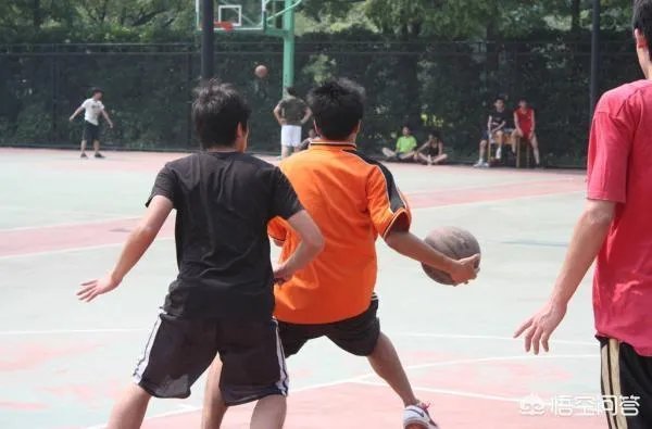 草根篮球应该如何发展呢？