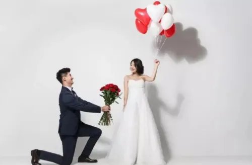 求婚和订婚哪个在前 订婚和求婚的定义和讲究